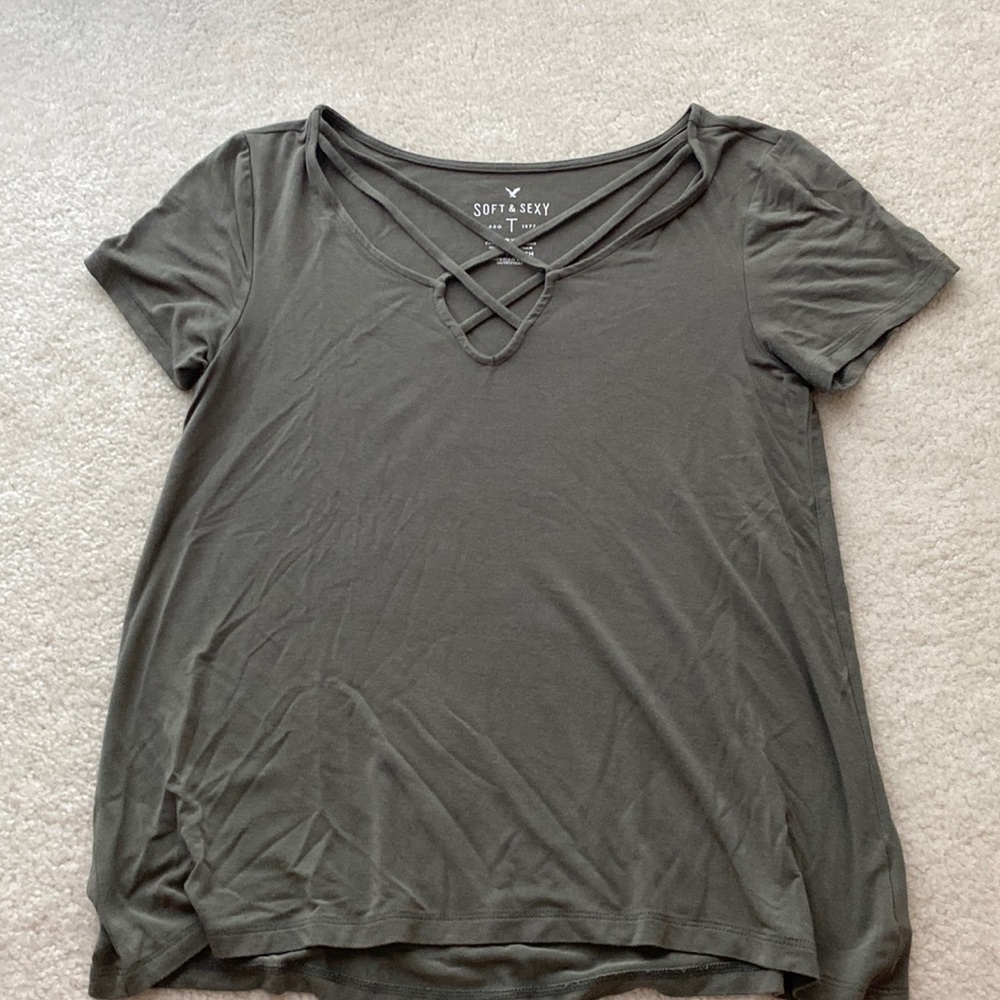 Women’s American Eagle “Soft & Sexy” olive green top in size XS.